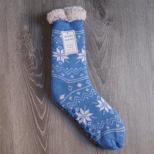 Blue & white snowflake winter sock slippers NWT